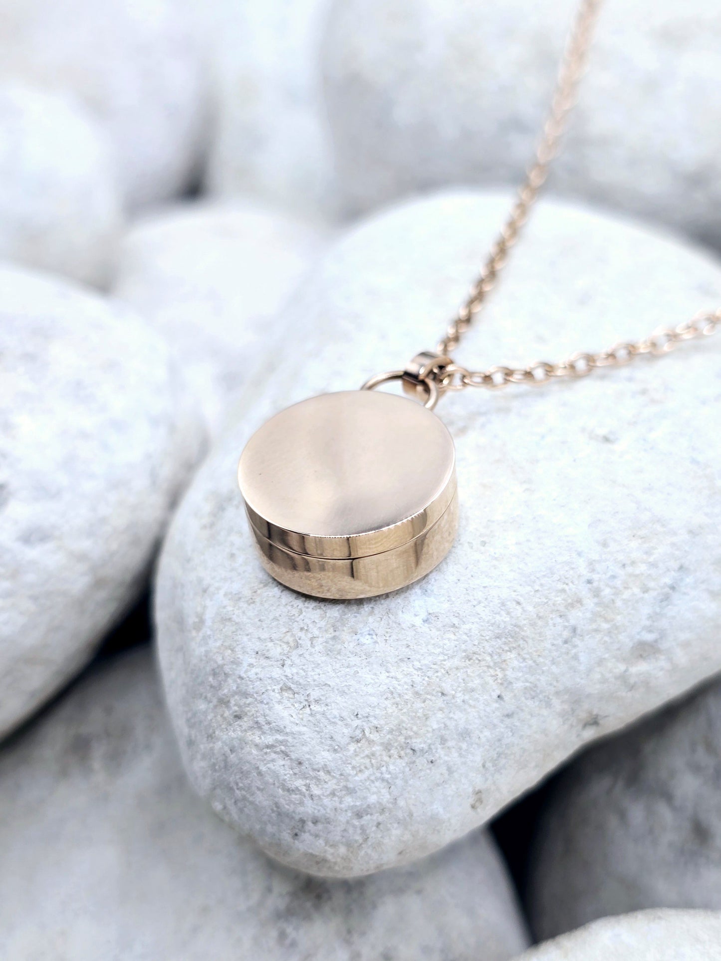 Stainless steel - plated rose gold urn necklace