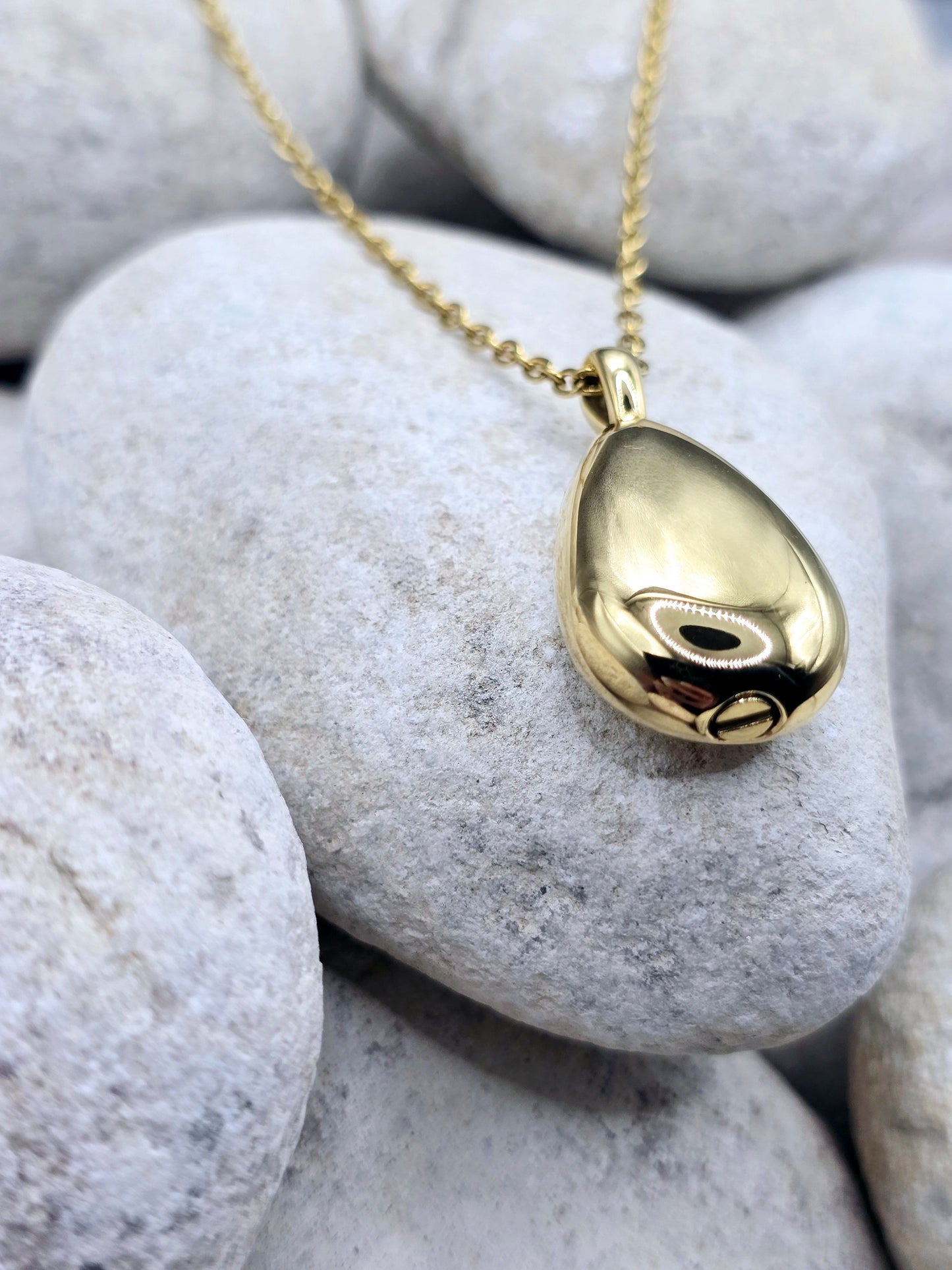 Teardrop urn pendant and chain