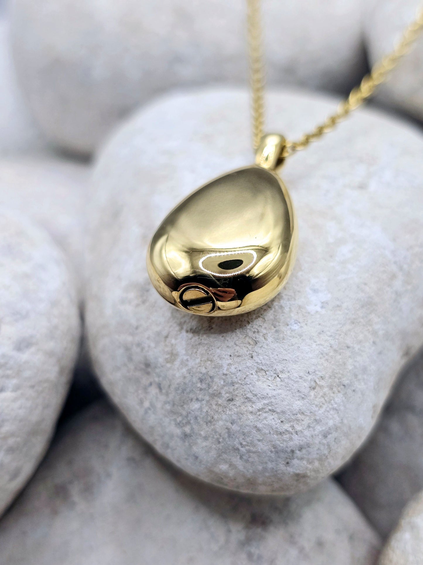Teardrop urn pendant and chain