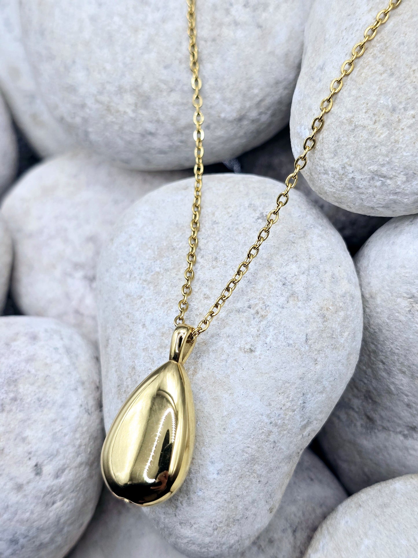 Teardrop urn pendant and chain