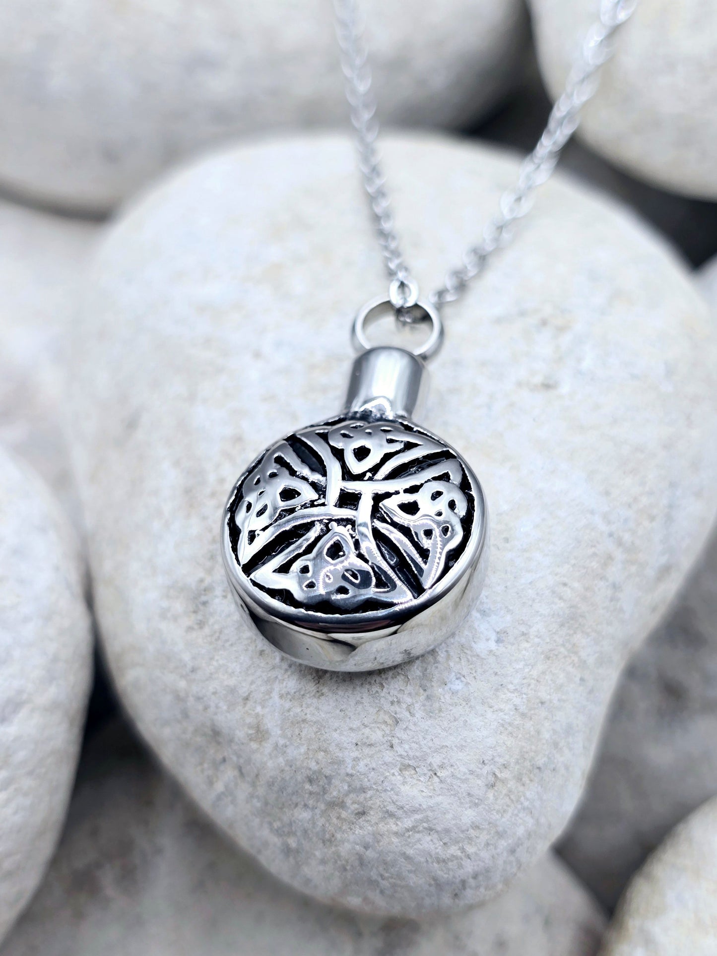 Stainless steel urn pendant and chain