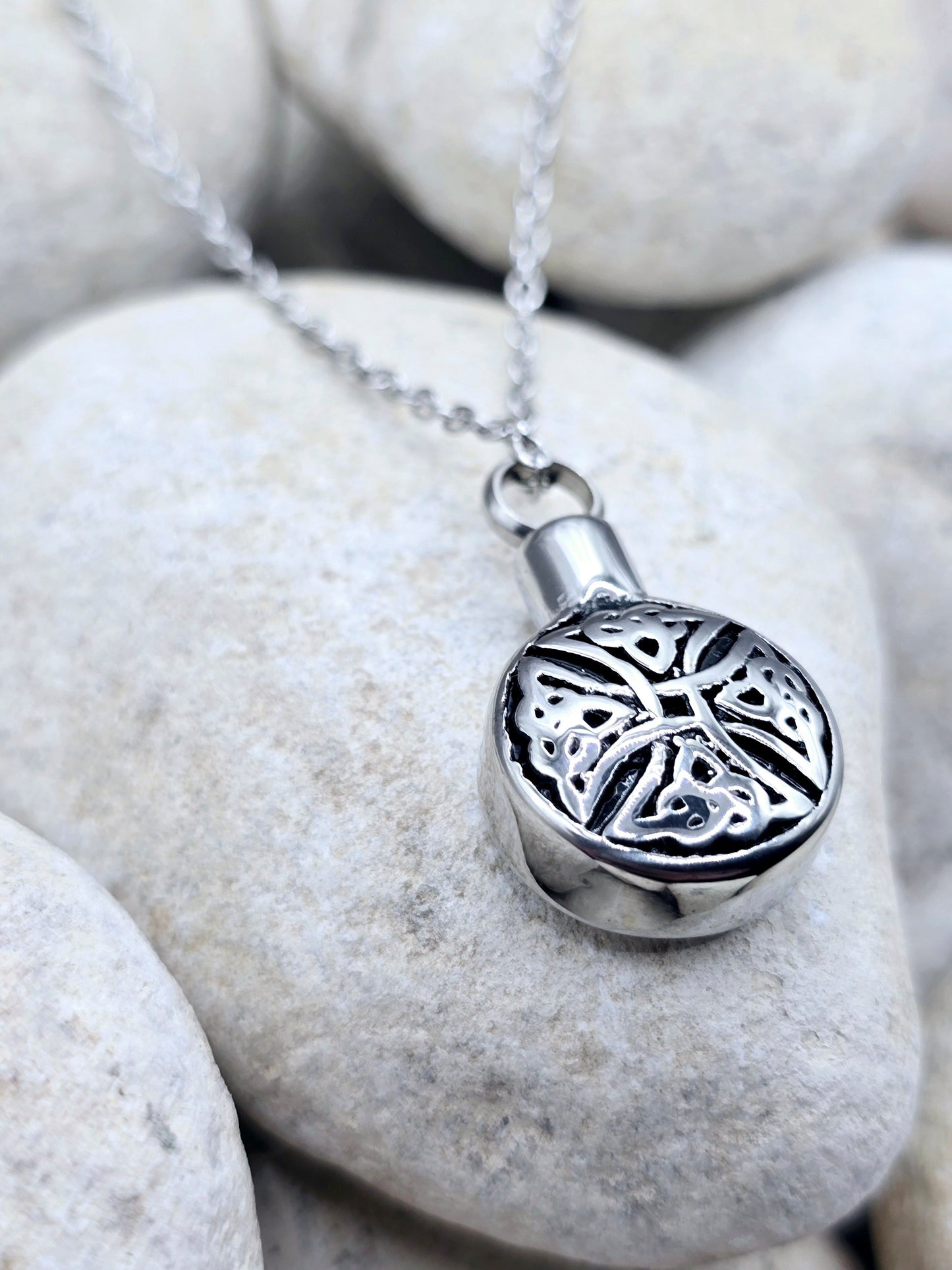 Stainless steel urn pendant and chain