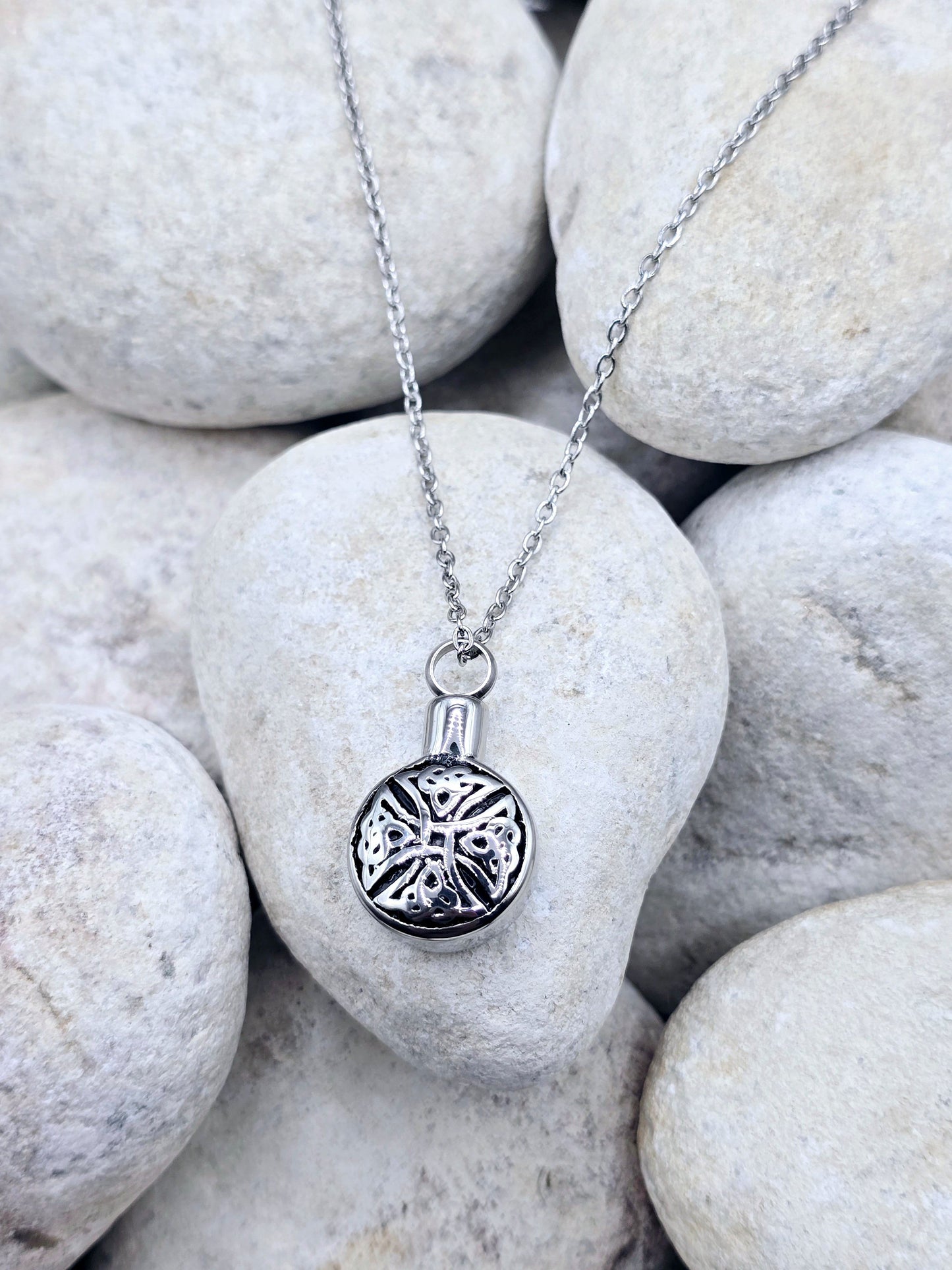 Stainless steel urn pendant and chain