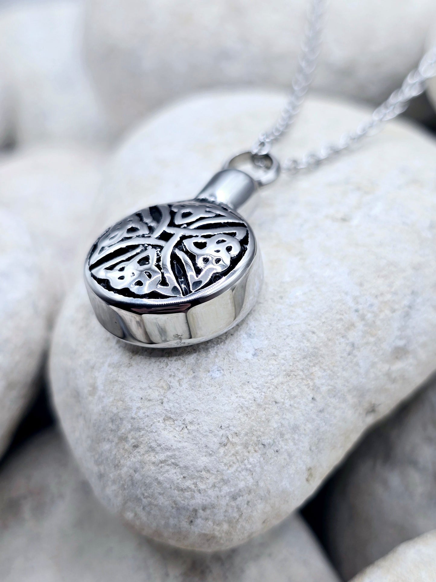 Stainless steel urn pendant and chain
