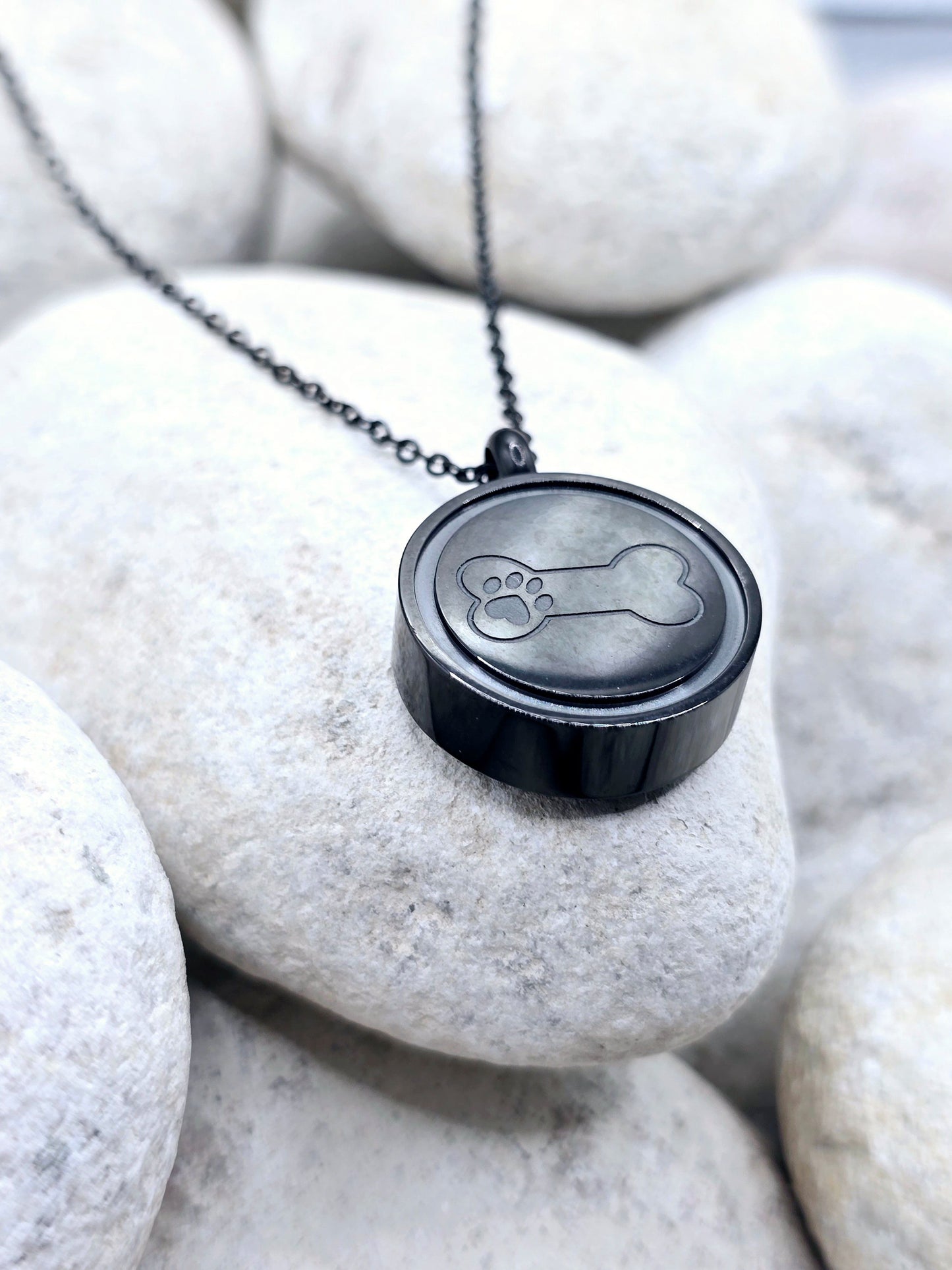 Round pet urn necklace