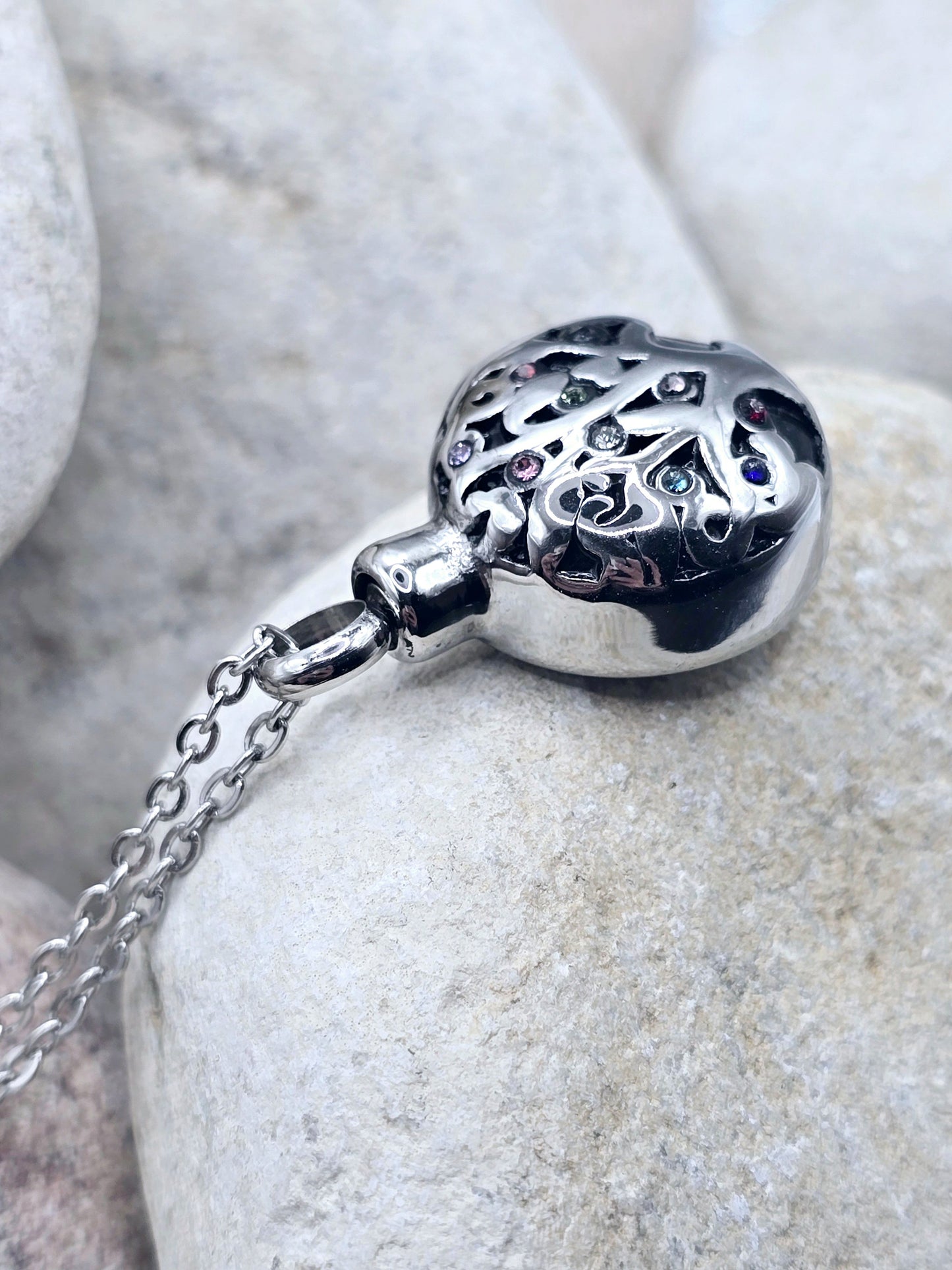 Stainless steel urn pendant with chain