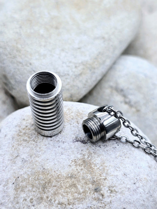 Cylinder urn pendant and chain