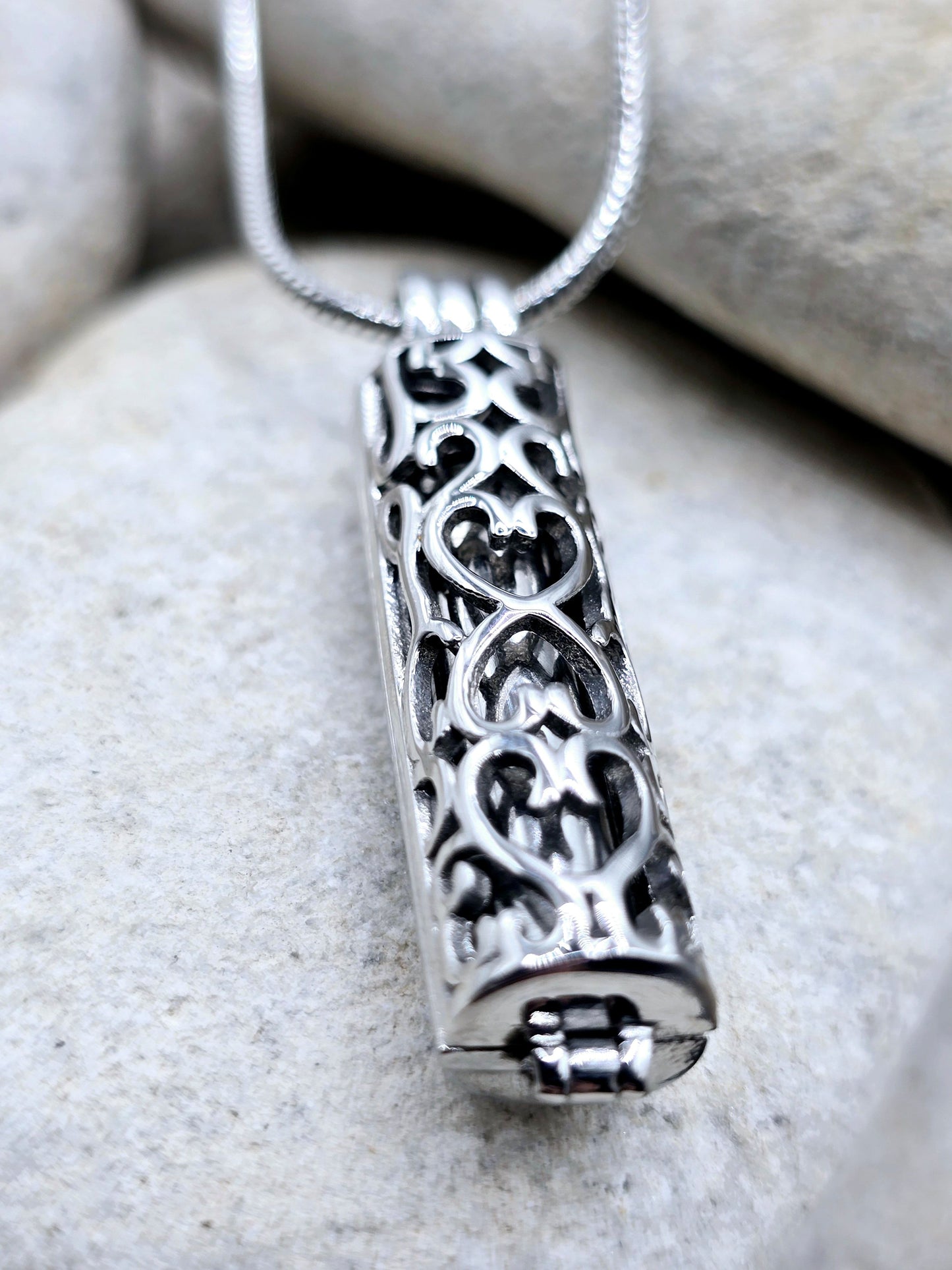 Stainless steel cylinder urn pendant and chain