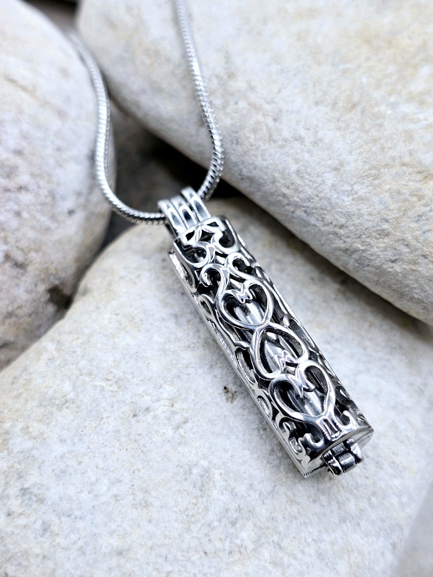 Stainless steel cylinder urn pendant and chain