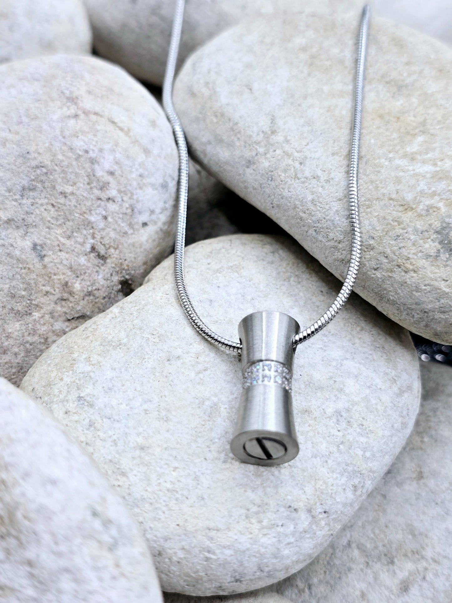 Stainless steel urn pendant and chain