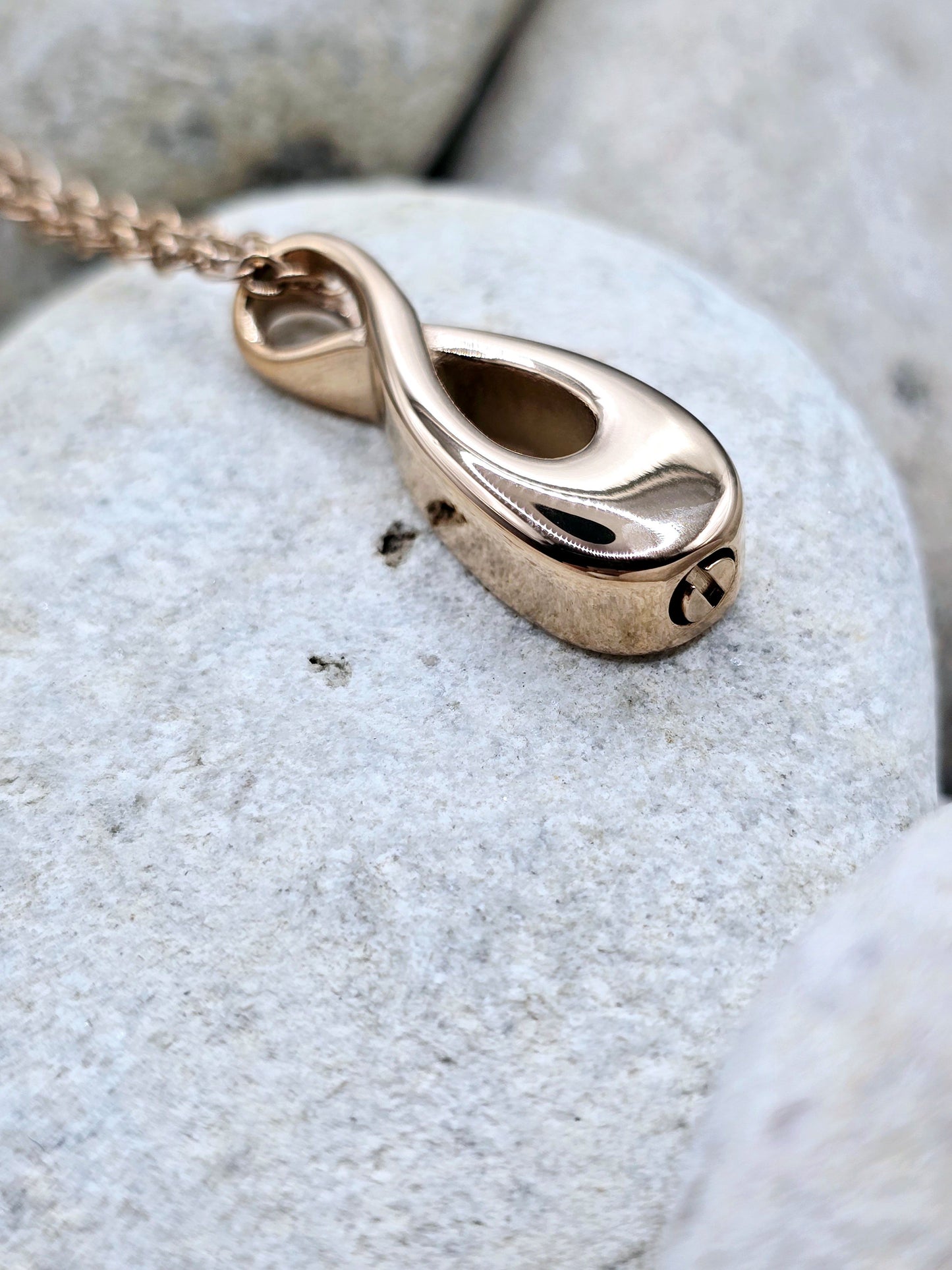 Rose gold infinity pendant and chain