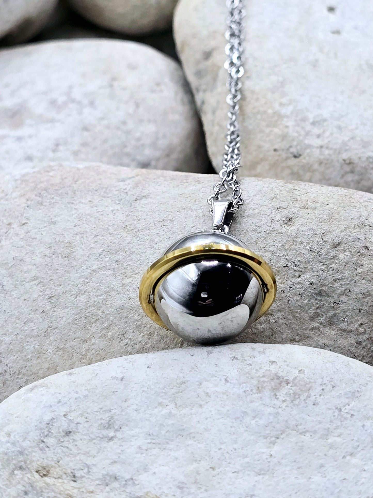 Stainless steel sphere pendant and chain