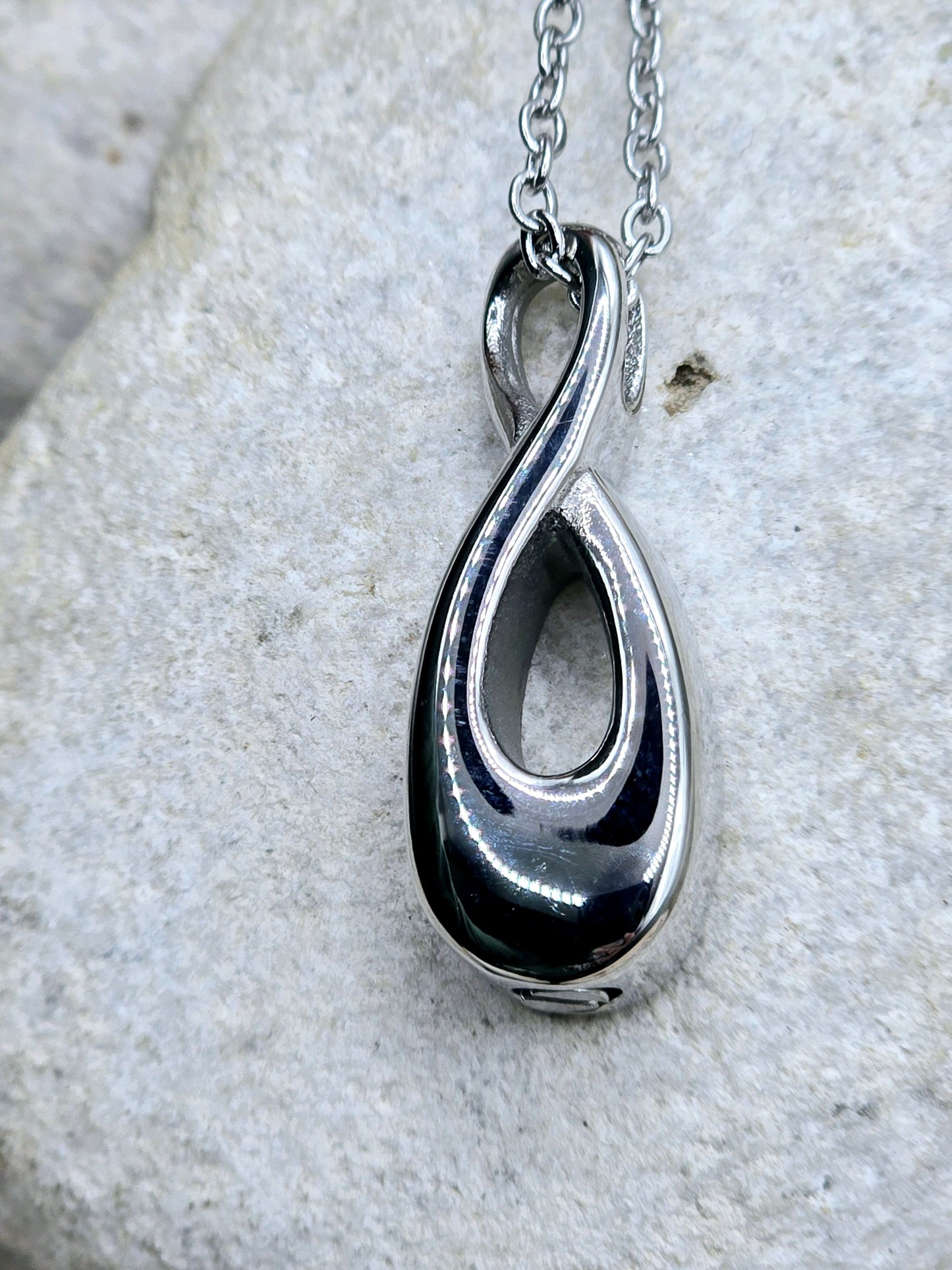 Infinity urn pendant and chain